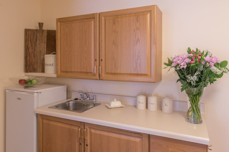 Cranford Grange - Cranford- bedroom kitchenette