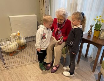 A story that’s plot on – Sutton Coldfield care home residents read bedtime stories to local children