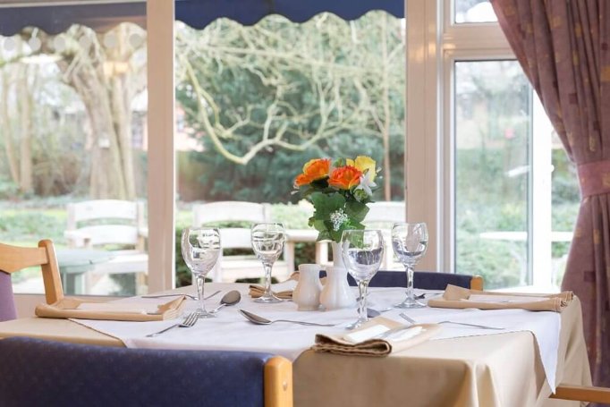 Laurel Dene - laurel dene dining area