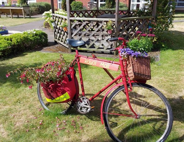 Glastonbury Court - Glastonbury Bury in Bloom