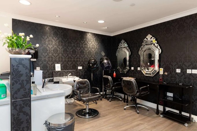 Bishops Manor - Bishops Manor - salon